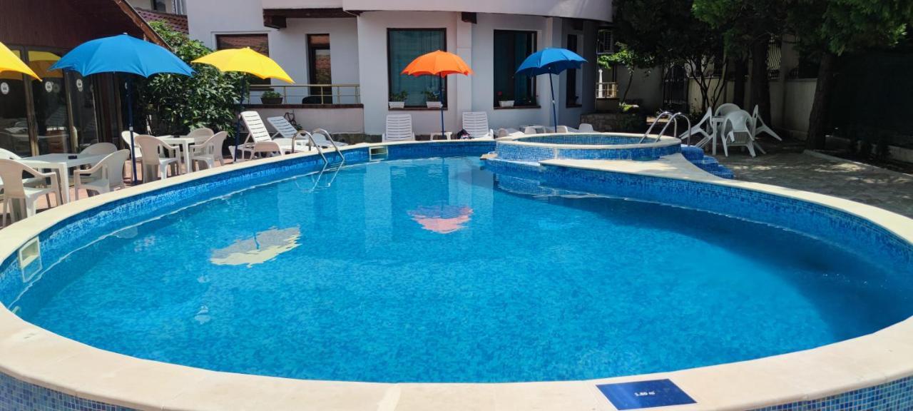 Family Hotel Saint Peter Saints Constantine and Helena Exteriör bild