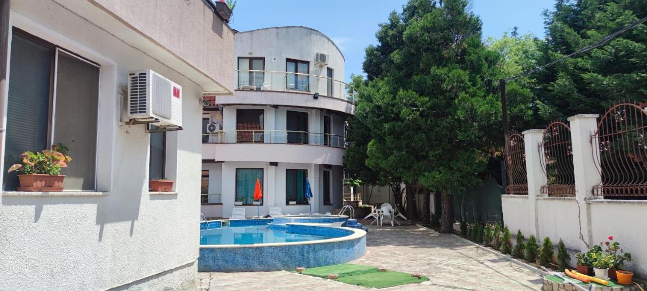 Family Hotel Saint Peter Saints Constantine and Helena Exteriör bild