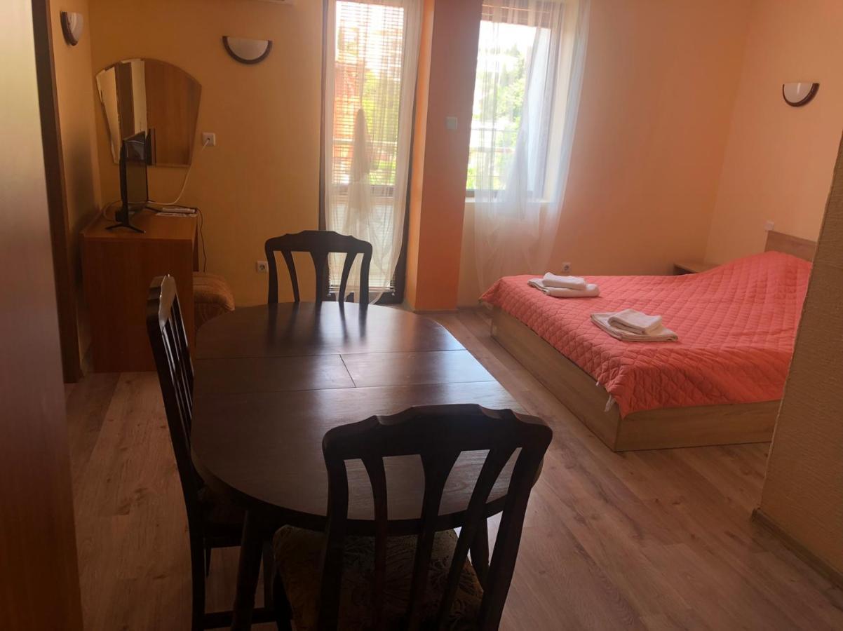 Family Hotel Saint Peter Saints Constantine and Helena Exteriör bild